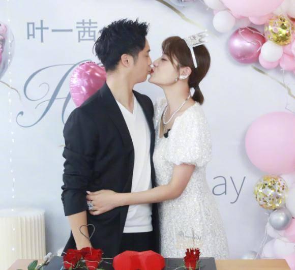 我这次学校节日演出没参加，一个男生就问别人：为什么她没参加？他向别人问我为什么没参加干嘛？他这是？游戏画面